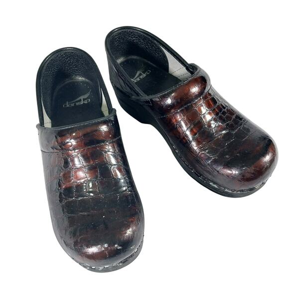 DANSKO! IRIDESCENT BURGUNDY/BLACK CROCO IMPRINT ULTRA COMFY PRO CLOGS! SZ 7.5 - Picture 2 of 12